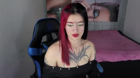 Snapshot of _lucia_21 chatting on 09-22-25, 09:06 Lucia online show from 09-22-25, 09:06