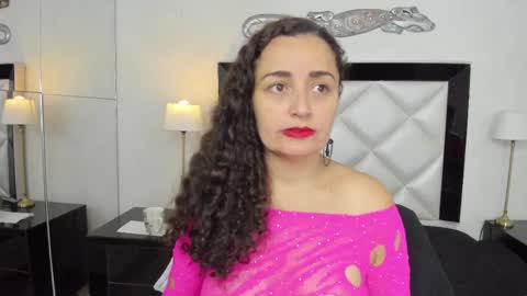 Snapshot of _luna__sweet_ chatting on 03-08-25, 04:01 luna sweet online show from 03-08-25, 04:01