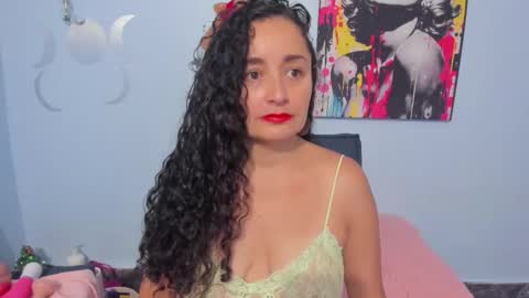 Snapshot of _luna__sweet_ chatting on 09-27-25, 02:38 luna sweet online show from 09-27-25, 02:38