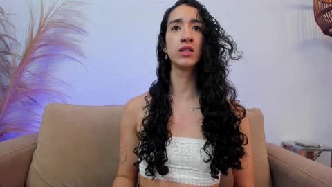 Snapshot of _luna_dupont_ chatting on 01-04-25, 12:38 Luna online show from 01-04-25, 12:38