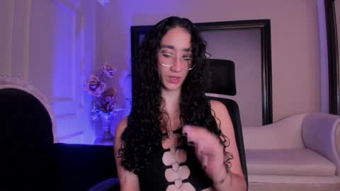 Snapshot of _luna_dupont_ chatting on 01-15-25, 11:19 Luna online show from 01-15-25, 11:19