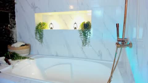 Snapshot of _luna_dupont_ chatting on 02-04-25, 06:38 Luna online show from 02-04-25, 06:38