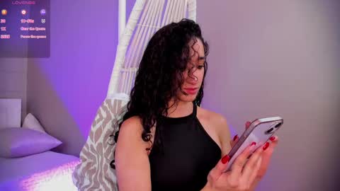 Snapshot of _luna_dupont_ chatting on 02-10-25, 05:52 Luna online show from 02-10-25, 05:52