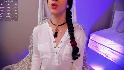 Snapshot of _luna_dupont_ chatting on 02-28-25, 12:20 Luna online show from 02-28-25, 12:20