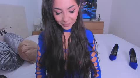 Snapshot of _lyna chatting on 12-16-25, 10:04 Lynna online show from 12-16-25, 10:04