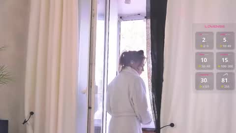 Mari online show from 10-23-25, 08:24