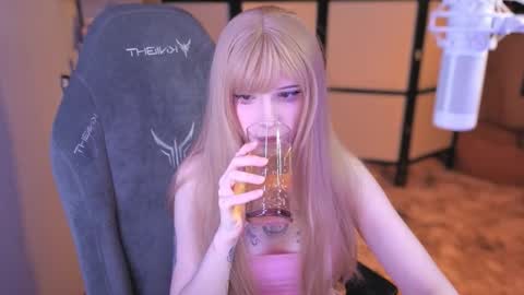 Mariko online show from 10-12-25, 03:11