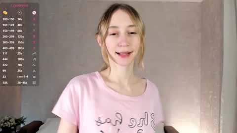 Snapshot of _marvelous_time_ chatting on 10-25-25, 02:41 Gwen online show from 10-25-25, 02:41