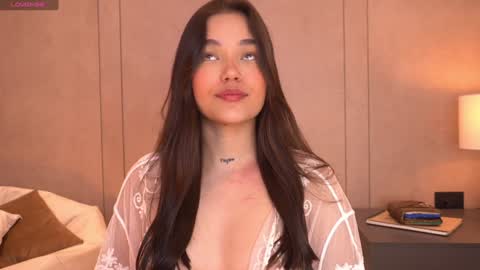 Snapshot of _meghan_gomez1_ chatting on 12-14-24, 01:59     online show from 12-14-24, 01:59