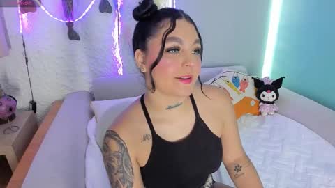 Snapshot of _melodyblossom_ chatting on 09-15-25, 08:31 _melodyblossom_ online show from 09-15-25, 08:31