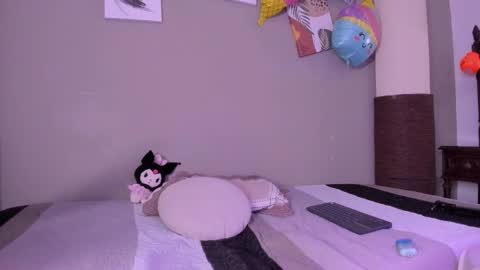 Snapshot of _melodyblossom_ chatting on 11-12-25, 10:30 _melodyblossom_ online show from 11-12-25, 10:30