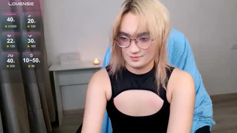 Snapshot of _meow_neko_ chatting on 11-17-25, 02:01 _meow_neko_ online show from 11-17-25, 02:01