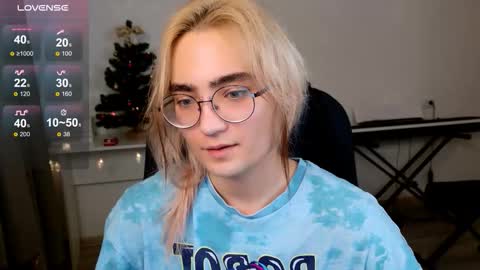 Snapshot of _meow_neko_ chatting on 12-22-25, 06:10 _meow_neko_ online show from 12-22-25, 06:10