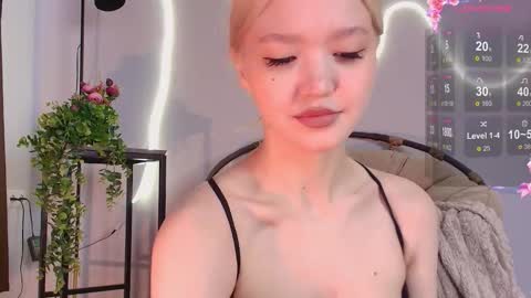 Kim online show from 09-18-25, 05:09