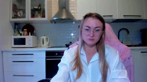 Eva online show from 10-06-25, 08:23