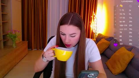 Snapshot of _miss_mia chatting on 01-08-26, 10:06 Mia online show from 01-08-26, 10:06