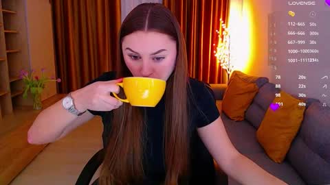 Snapshot of _miss_mia chatting on 01-10-26, 08:27 Mia online show from 01-10-26, 08:27