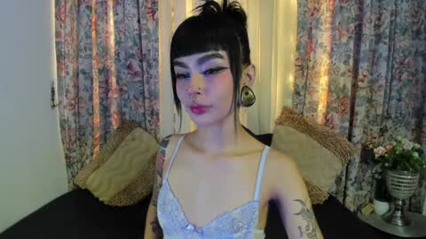 Snapshot of _mizuki chatting on 01-10-25, 06:06 mizuki  online show from 01-10-25, 06:06