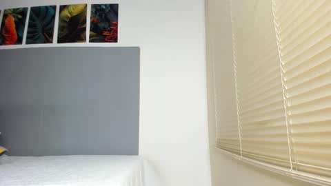 _molly_rosse_ online show from 11-18-25, 12:20