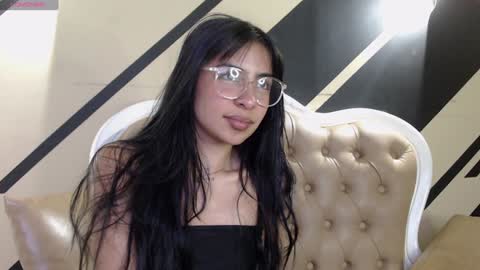 Snapshot of _mollyy chatting on 01-25-25, 10:18 Molly online show from 01-25-25, 10:18