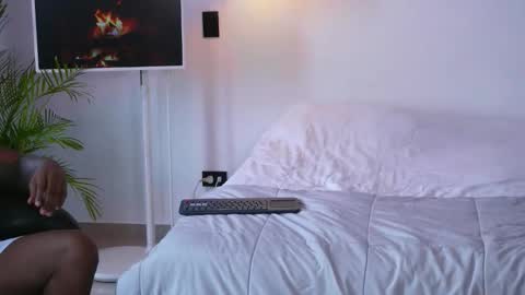 julietta and travis online show from 02-04-26, 04:57