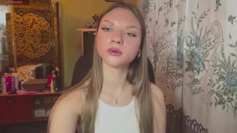 Snapshot of _monaflame_ chatting on 02-07-26, 01:26 Mona online show from 02-07-26, 01:26