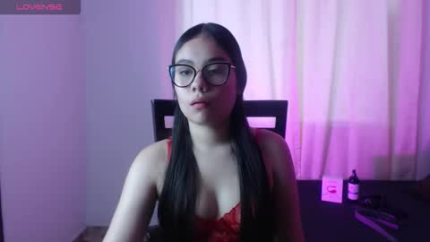 Snapshot of _moon_rosee chatting on 02-27-26, 05:46 _moon_rosee online show from 02-27-26, 05:46