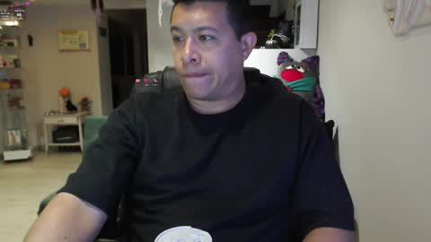 Snapshot of _mr_panda_ chatting on 10-22-25, 11:37 Panda  online show from 10-22-25, 11:37