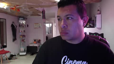 Snapshot of _mr_panda_ chatting on 10-28-25, 10:01 Panda  online show from 10-28-25, 10:01