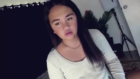 Angel online show from 04-17-26, 05:32