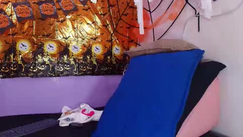 Luna online show from 10-17-25, 11:57