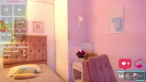 nahomi  online show from 11-18-25, 10:36