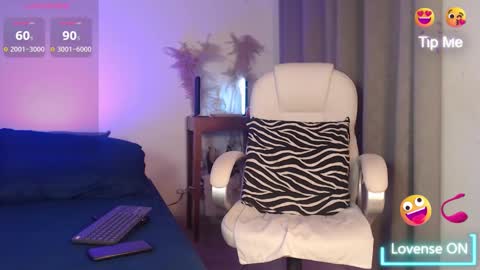 Snapshot of _naia_ross1 chatting on 11-08-25, 08:40 Naia Ross online show from 11-08-25, 08:40