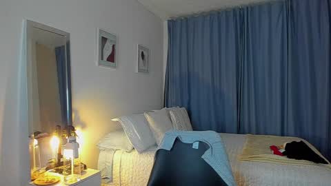 independent model natha online show from 12-14-24, 12:22