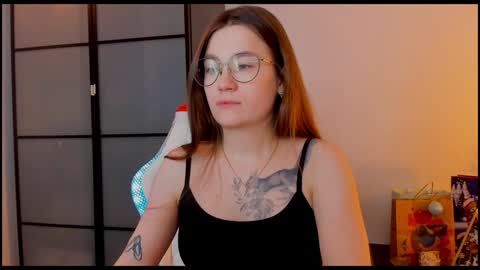 Mia with a big heart  online show from 01-06-25, 04:15