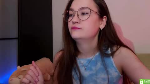 Mia with a big heart  online show from 03-12-25, 03:35