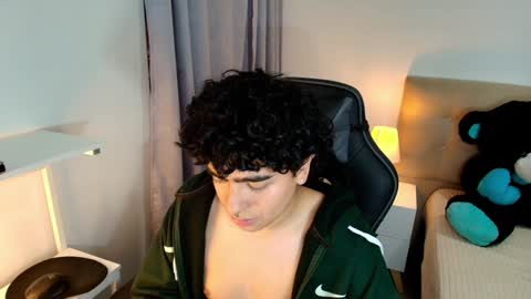 Snapshot of _nickconnor1 chatting on 12-08-24, 10:57 Nicolas online show from 12-08-24, 10:57