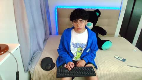 Snapshot of _nickconnor1 chatting on 01-02-25, 10:44 Nicolas online show from 01-02-25, 10:44