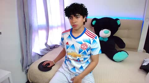 Snapshot of _nickconnor1 chatting on 01-04-25, 08:16 Nicolas online show from 01-04-25, 08:16