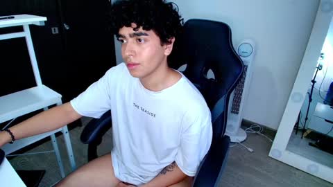 Snapshot of _nickconnor1 chatting on 01-29-25, 09:39 Nicolas online show from 01-29-25, 09:39