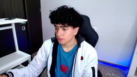 Snapshot of _nickconnor1 chatting on 02-04-25, 07:55 Nicolas online show from 02-04-25, 07:55