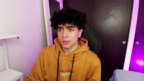 Snapshot of _nickconnor1 chatting on 02-13-25, 08:45 Nicolas online show from 02-13-25, 08:45