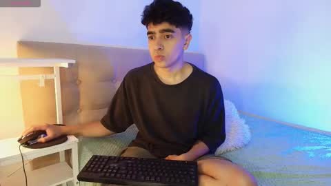 Snapshot of _nickconnor1 chatting on 10-26-25, 05:02 Nicolas online show from 10-26-25, 05:02