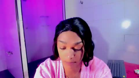 Snapshot of _nickyminach chatting on 04-28-26, 01:27 Nicky Please help me with your thumbs up its importan online show from 04-28-26, 01:27