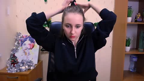 Nica online show from 12-22-24, 03:11