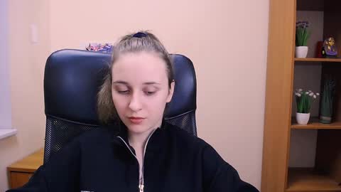 Nica online show from 01-24-25, 10:21