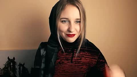 Nica online show from 10-31-25, 12:17