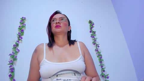 Snapshot of _nicollee chatting on 01-25-25, 09:47 juliana online show from 01-25-25, 09:47