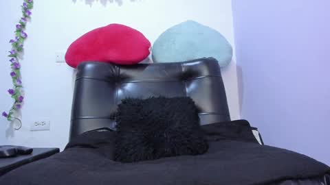 Snapshot of _nicollee chatting on 02-04-25, 09:07 juliana online show from 02-04-25, 09:07