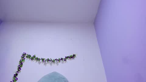 Snapshot of _nicollee chatting on 02-10-25, 12:29 juliana online show from 02-10-25, 12:29